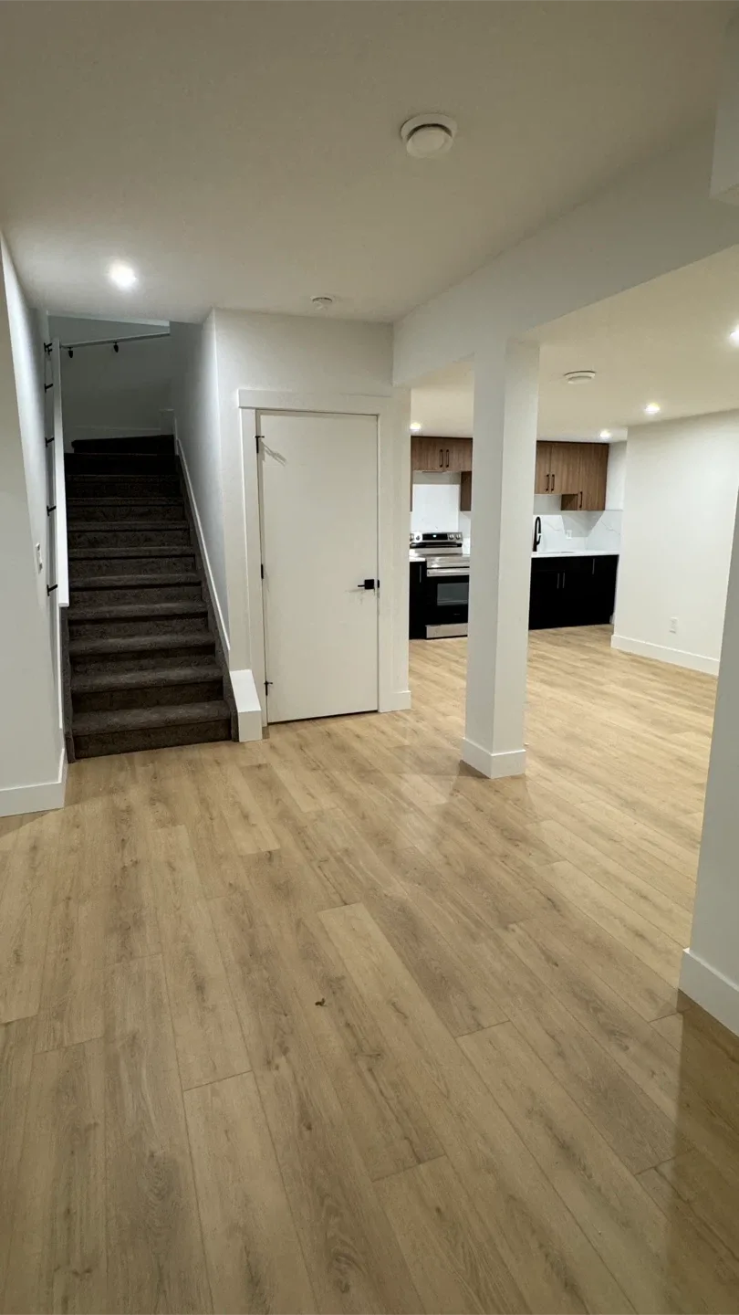 Basement for rent image indicator(2)