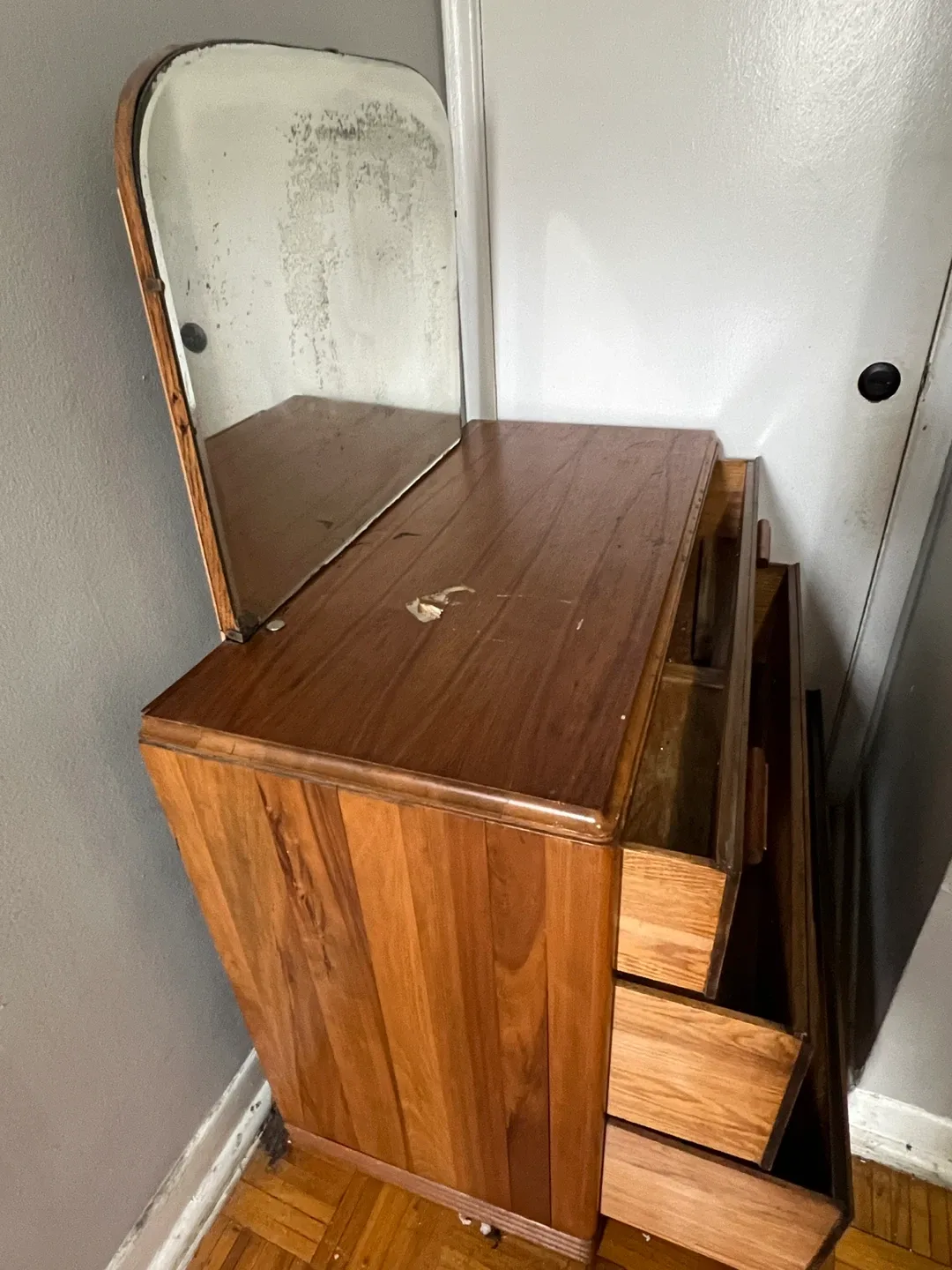 Vintage Wooden Vanity Dresser with Mirror image indicator(5)