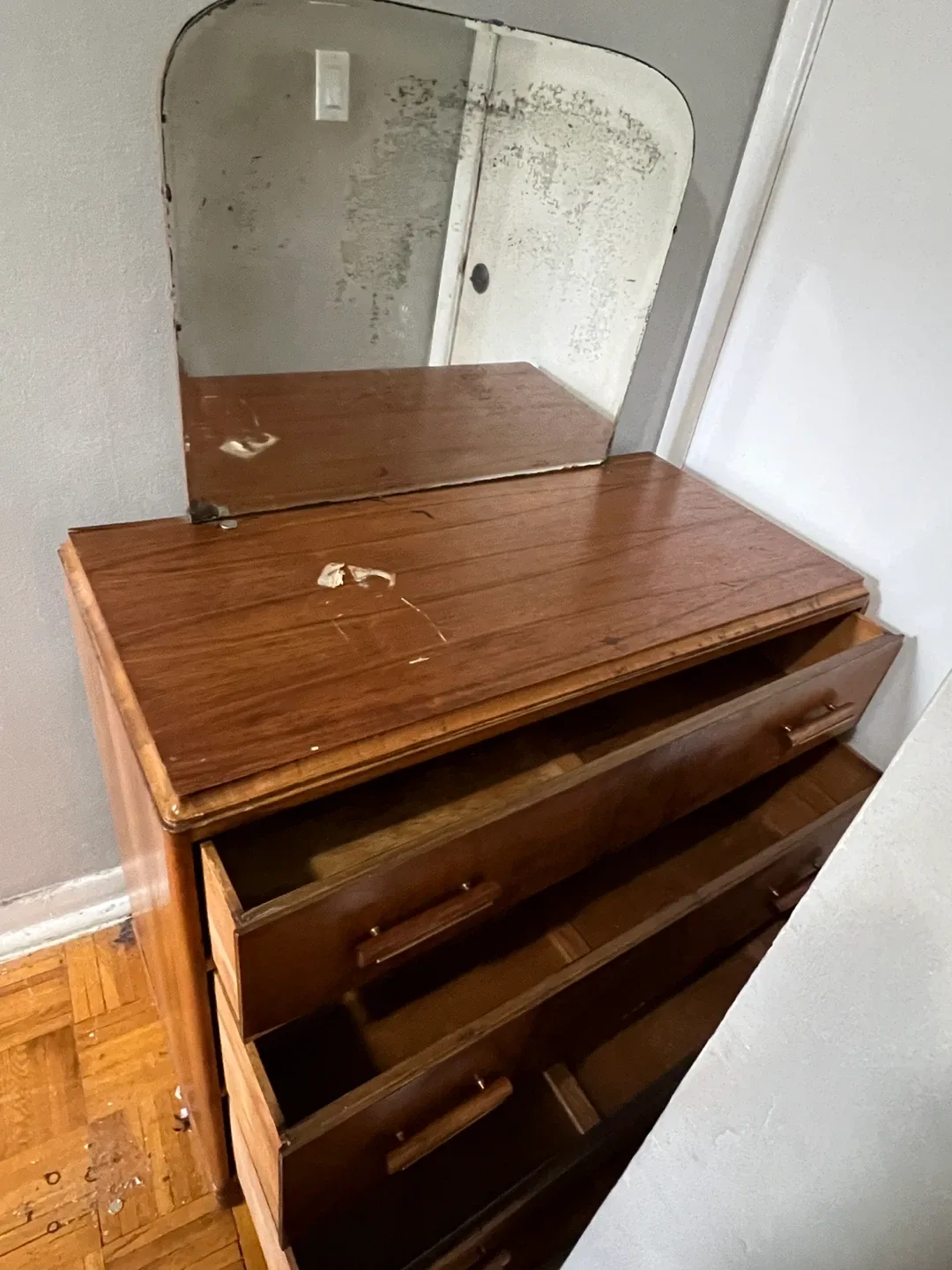 Vintage Wooden Vanity Dresser with Mirror image indicator(4)