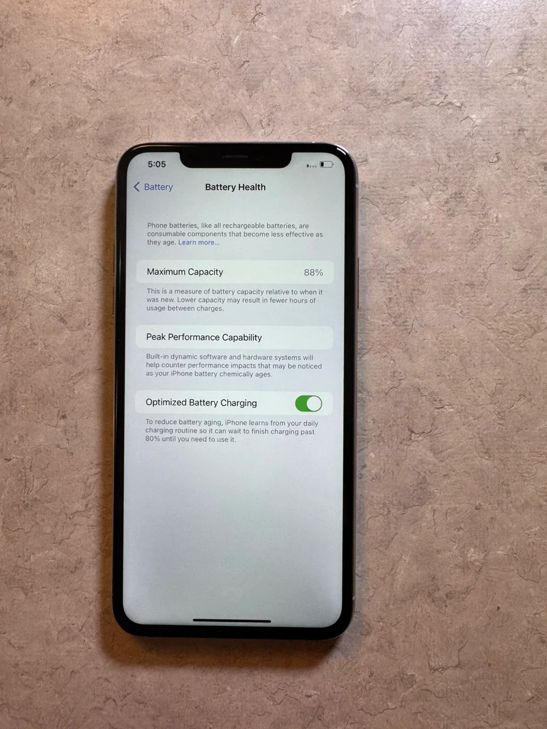 iPhone 11 Pro Max -  Excellent condition image indicator(6)