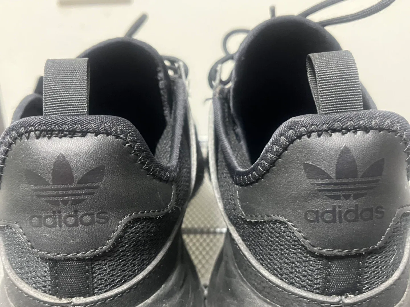 Adidas shoes image indicator(4)