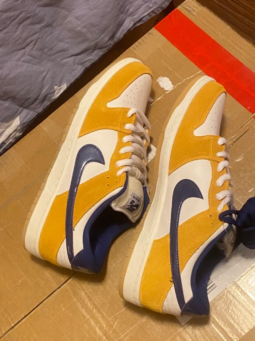 Nike Dunk Low Laser Orange image indicator(5)