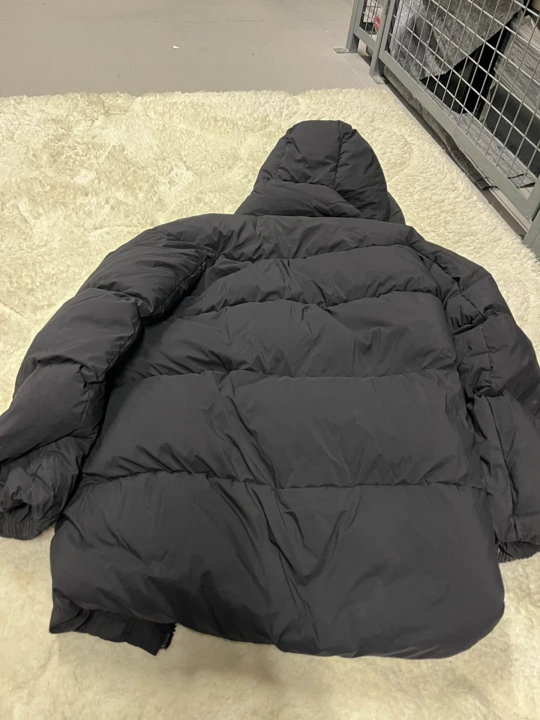 Tna The Giga Puff Black XS #Cleanout 🥕🌱 image indicator(2)