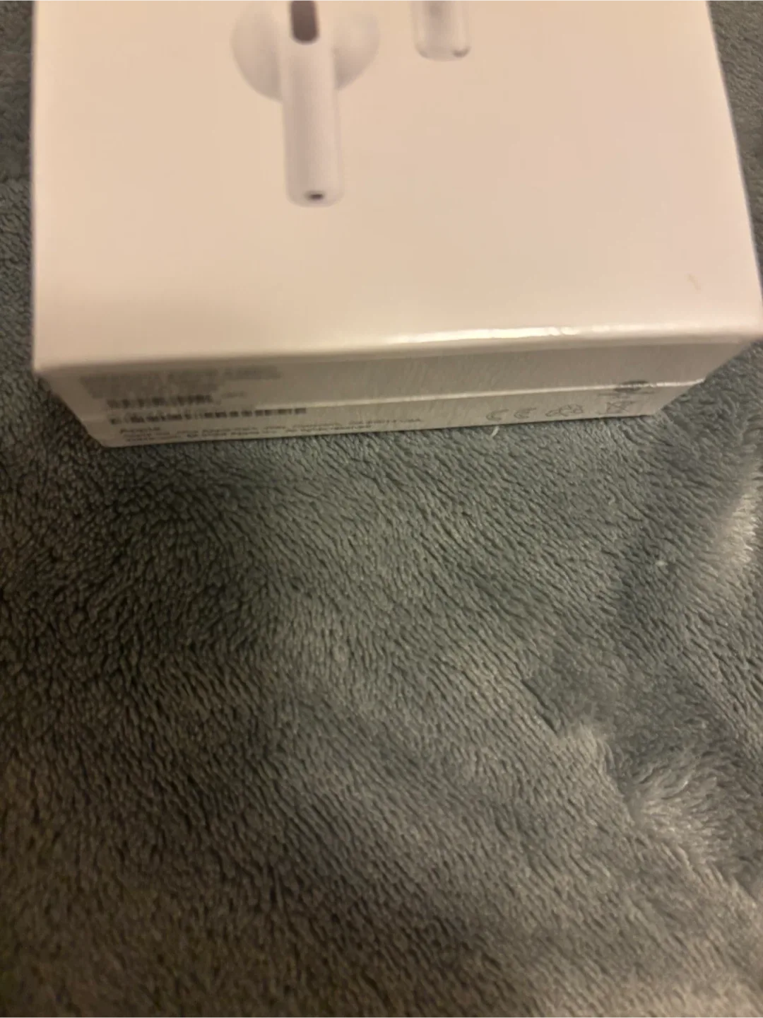 New Apple AirPods 4 with Active Noise Cancellation image indicator(4)