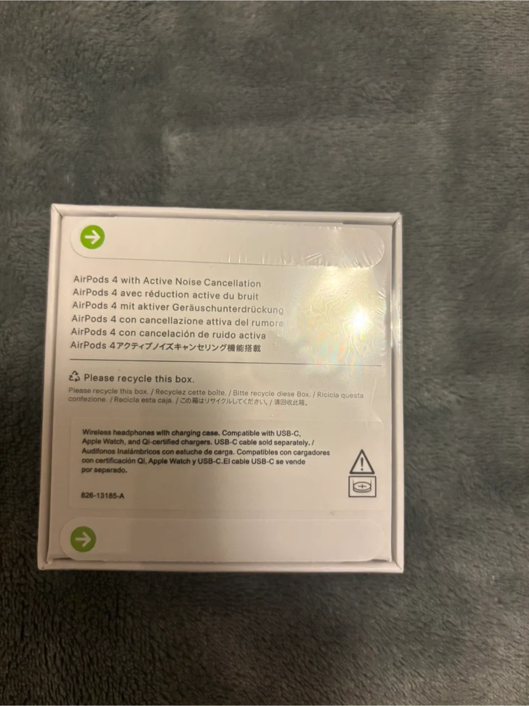 New Apple AirPods 4 with Active Noise Cancellation image indicator(2)