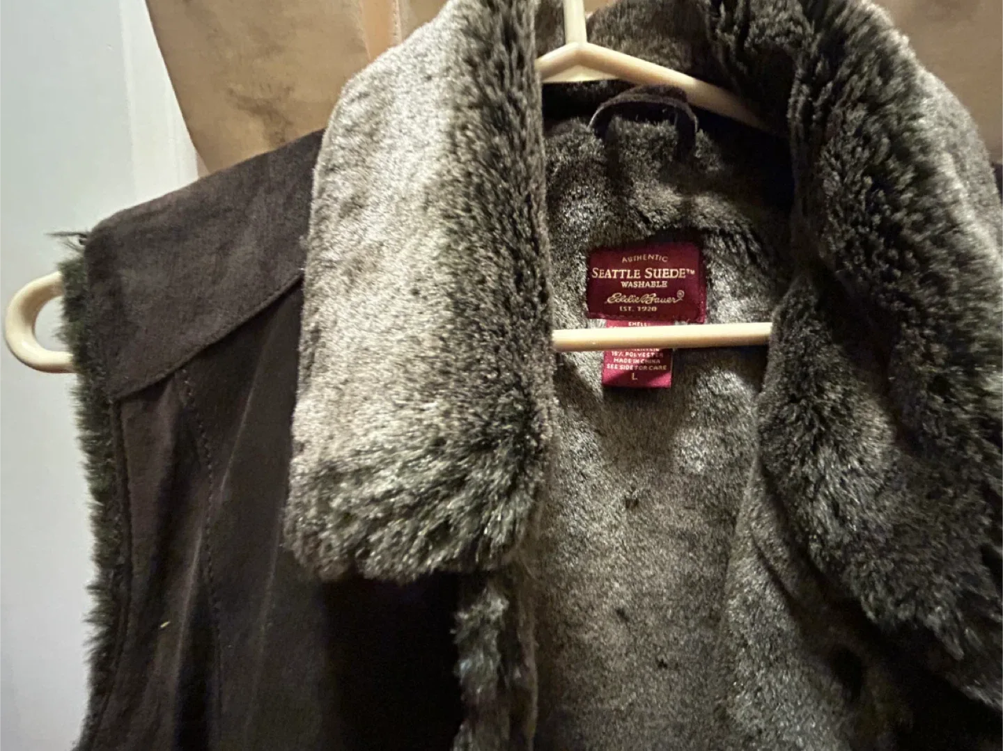 Eddie Bauer Seattle Suede Vest, Size L image indicator(2)