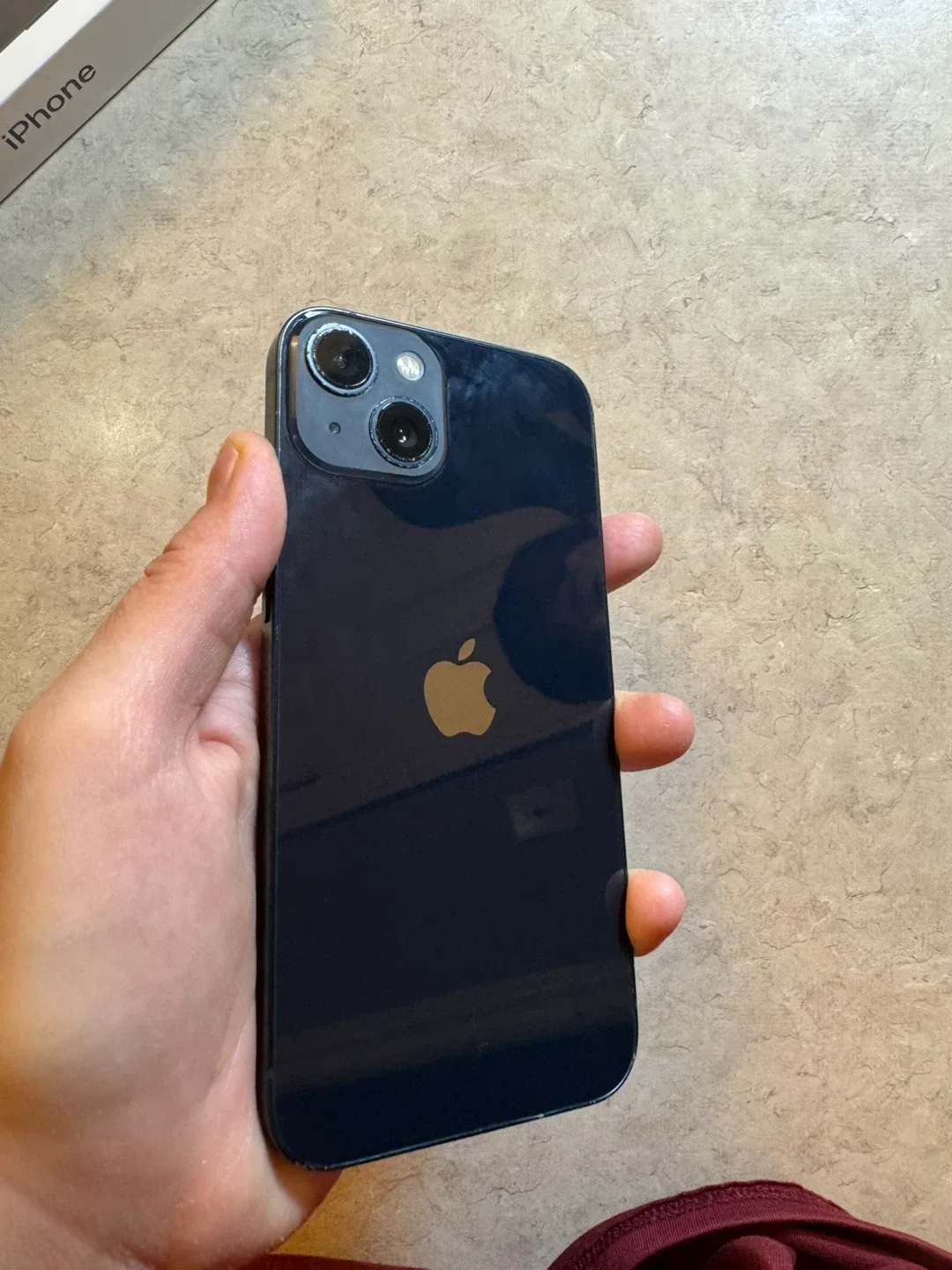 Apple iPhone 13 - 256GB image indicator(2)