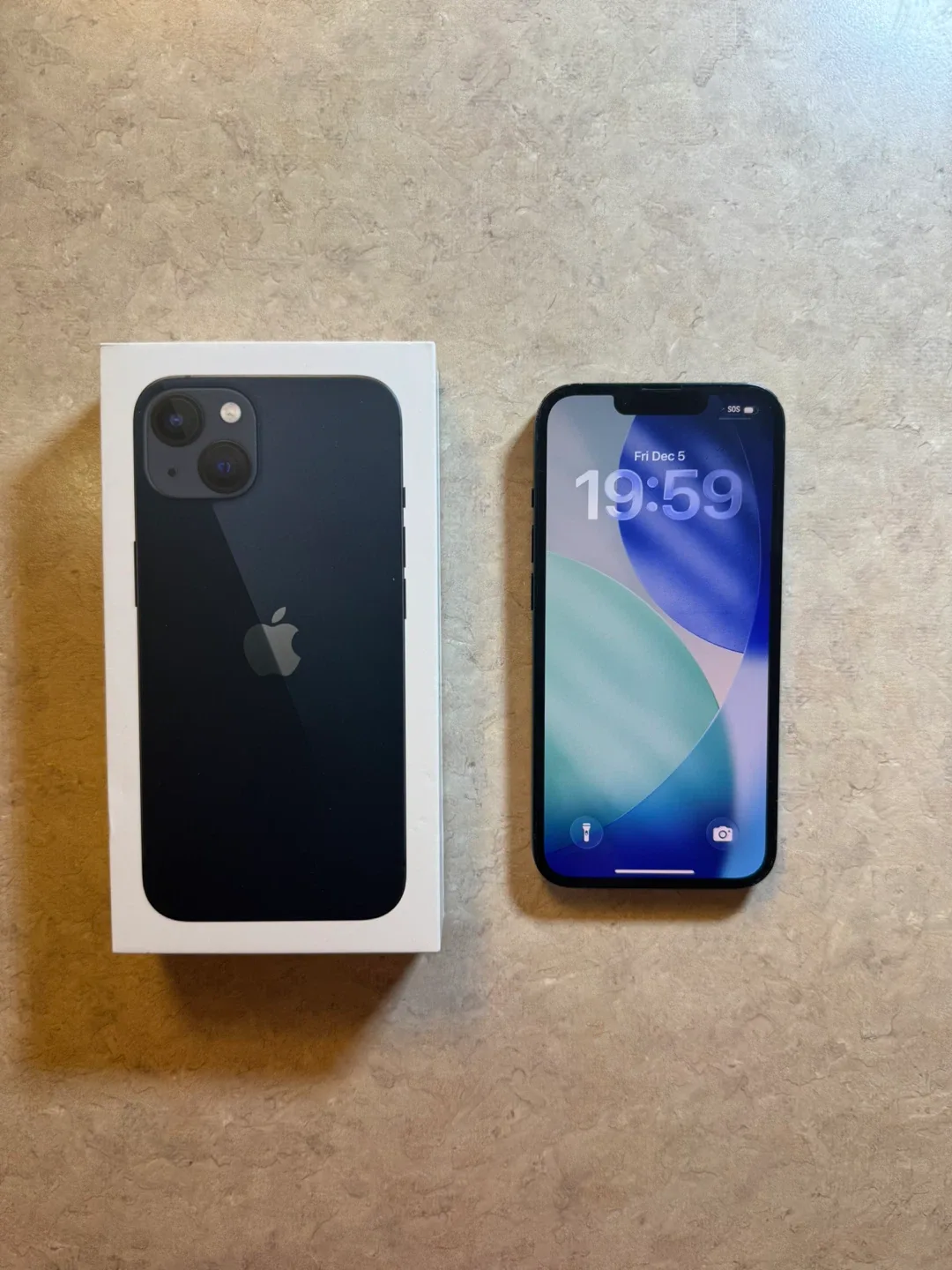 Apple iPhone 13 - 256GB