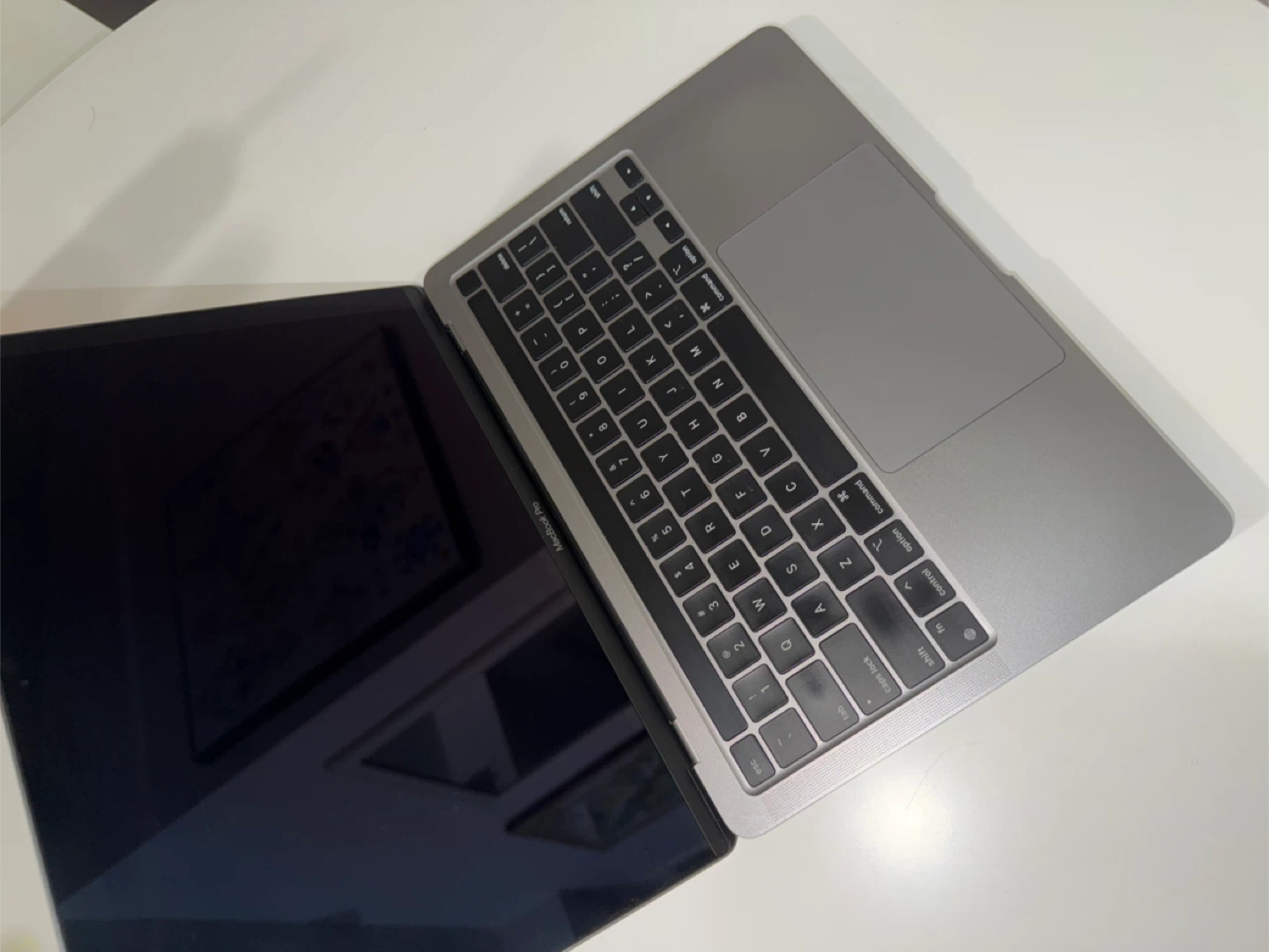 Apple MacBook Pro - photo 2