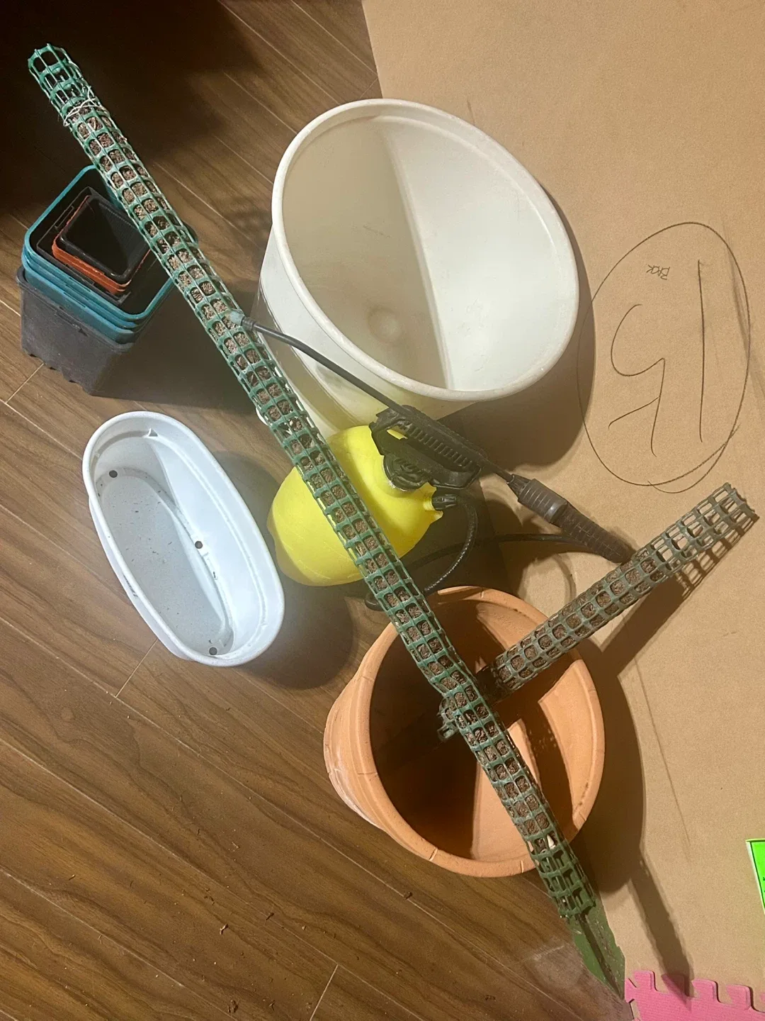 Assorted Plant Pots & Garden Supplies image indicator(5)