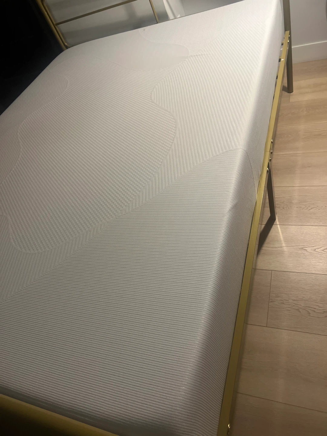 Bed Frame and mattress - photo 3