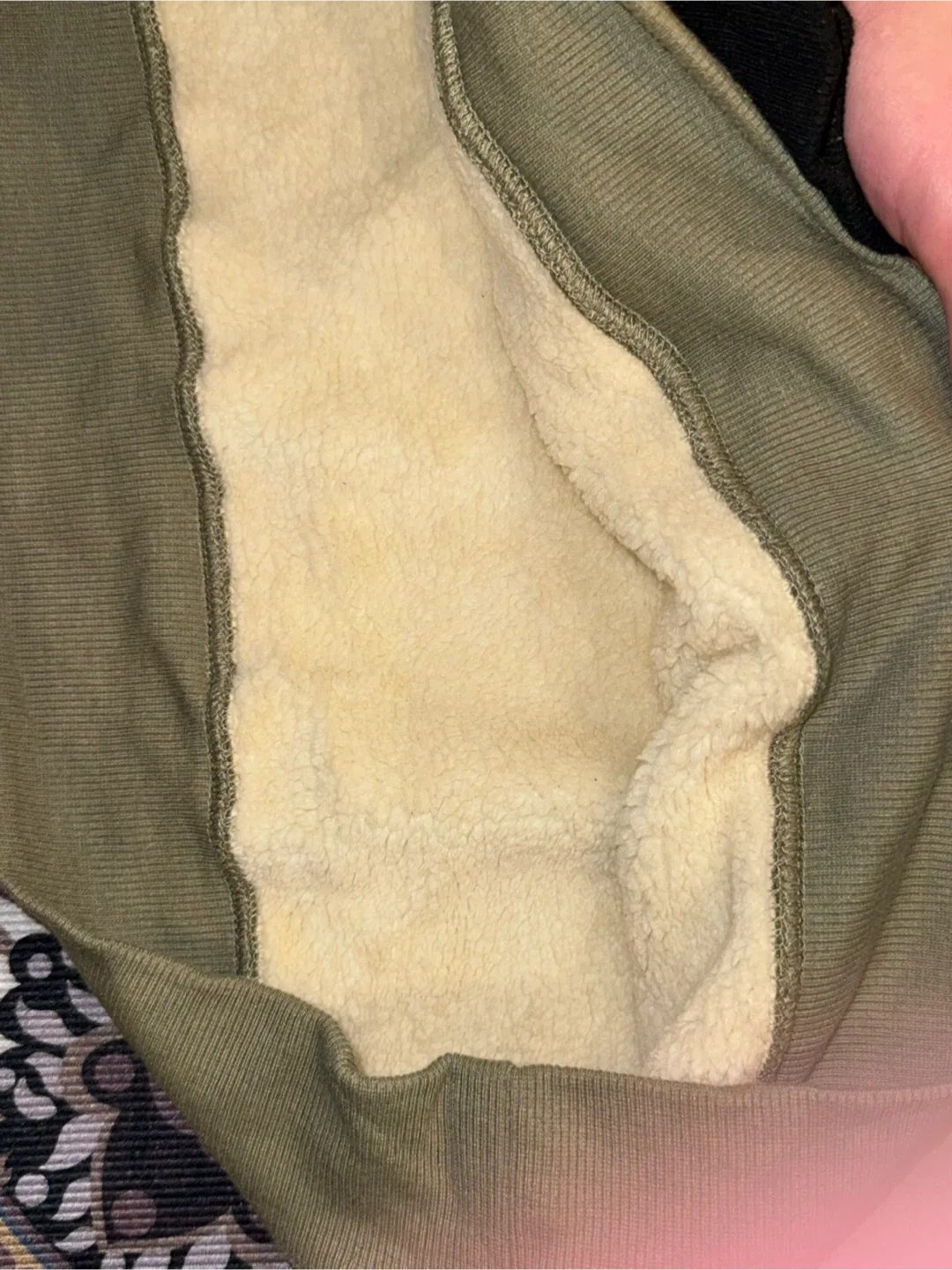 2 warm hoodies for winter image indicator(6)