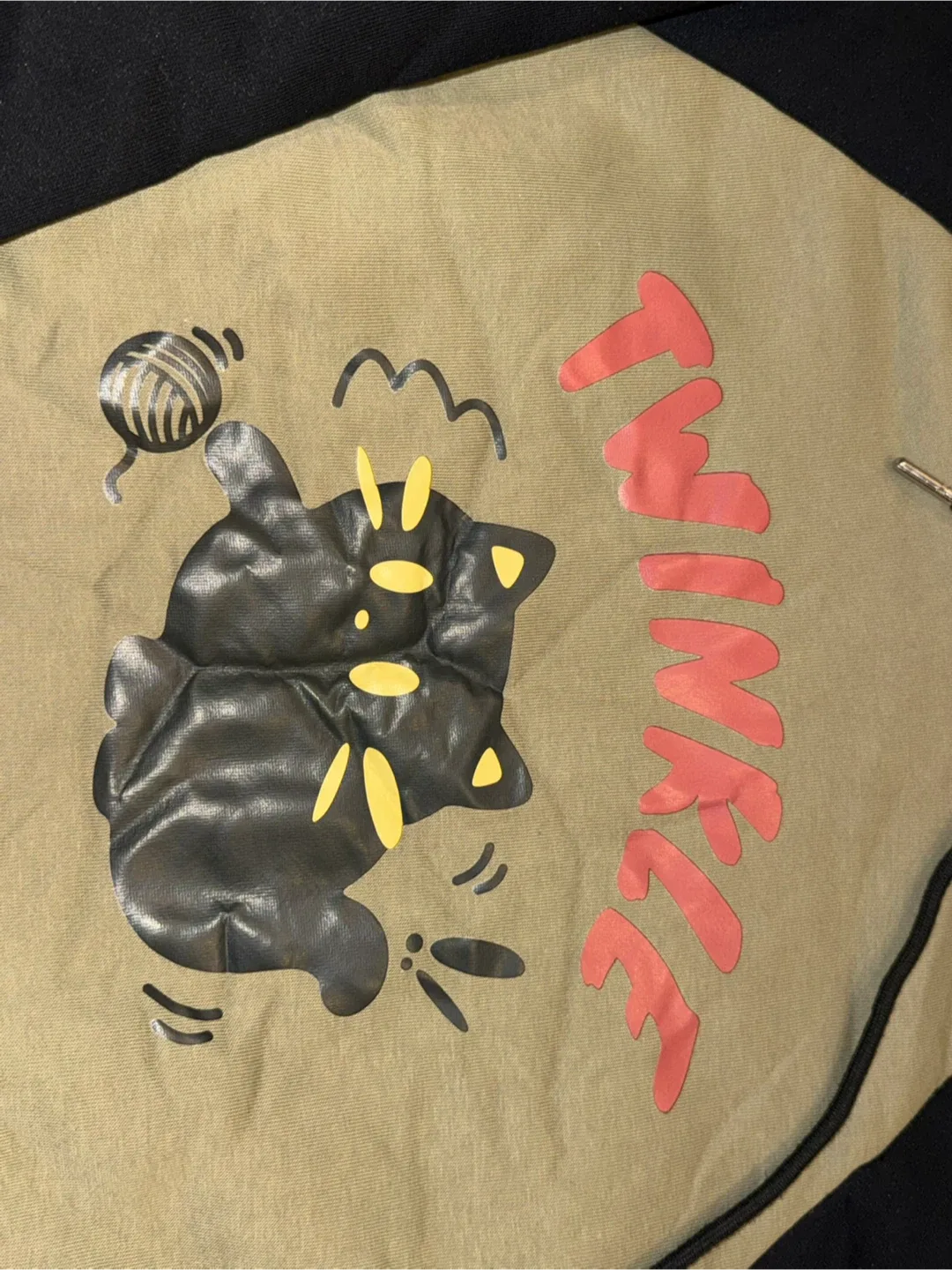 2 warm hoodies for winter image indicator(5)