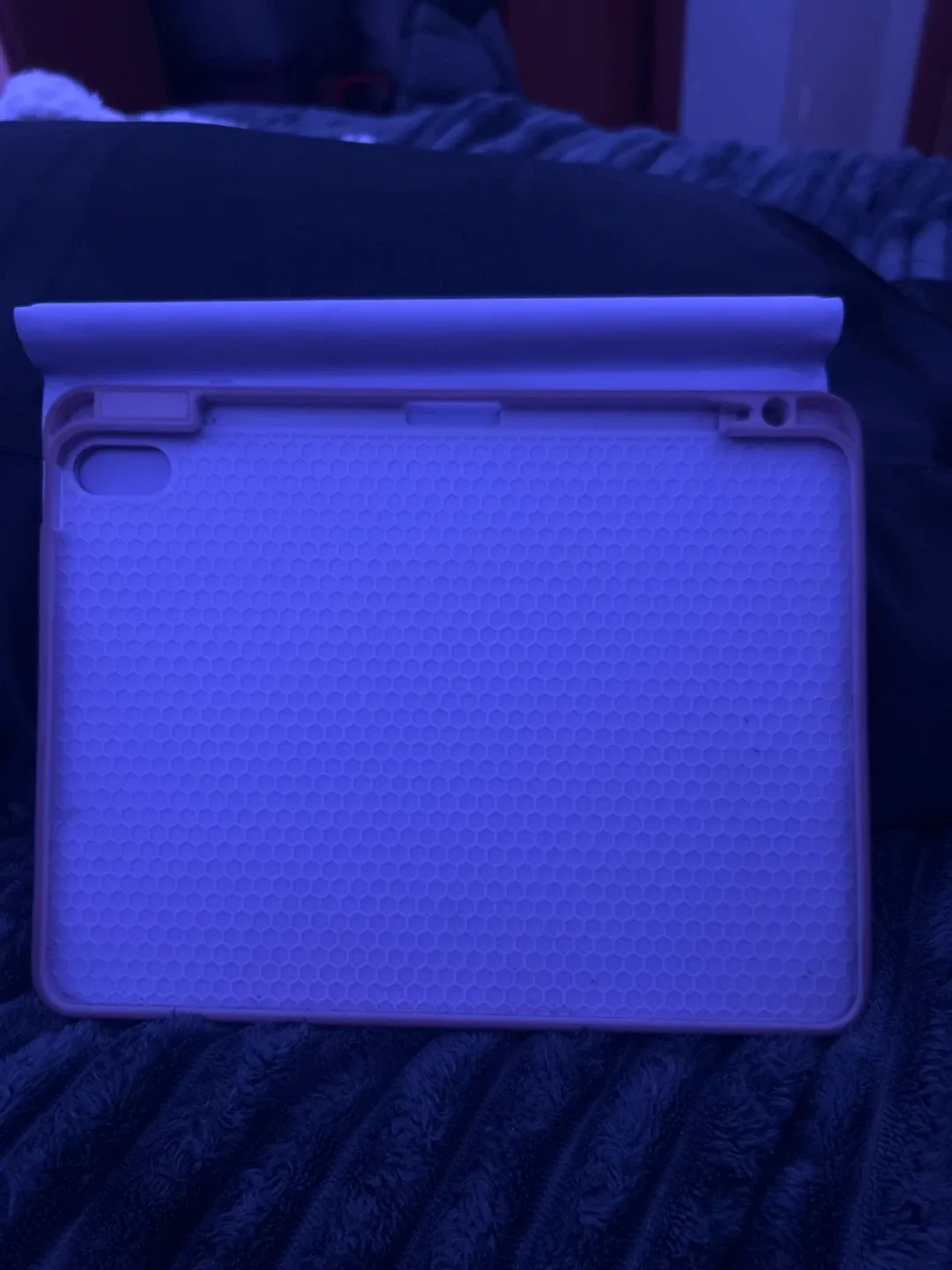 Apple iPad Air with Case image indicator(3)