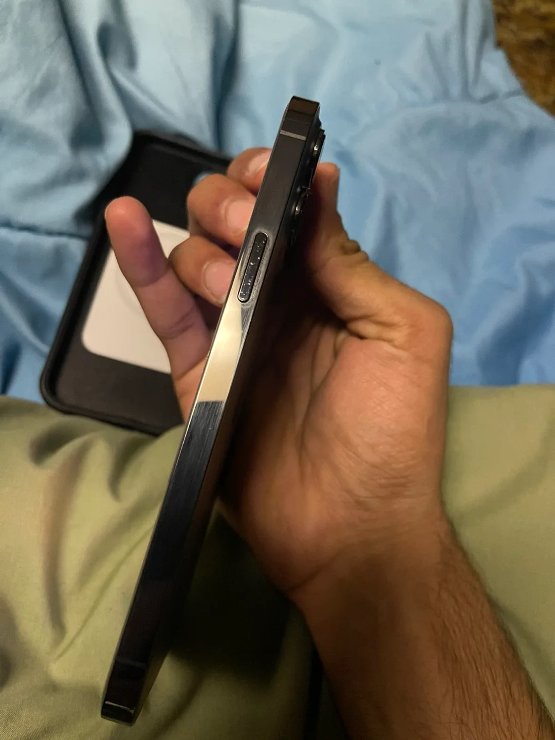 iPhone 13 Pro Max 256gb negotiable image indicator(3)