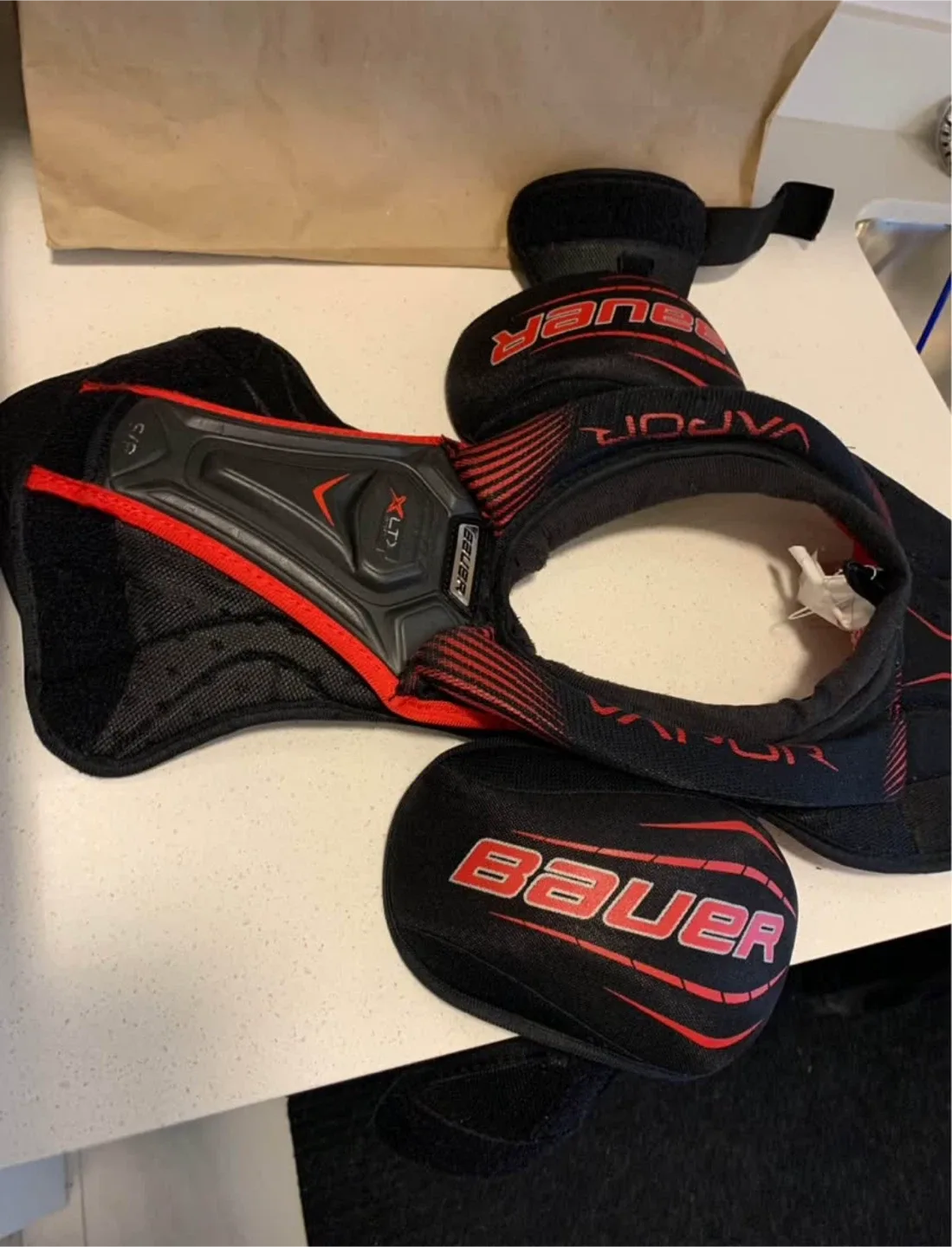 Youth Bauer Vapor XLTX Hockey Shoulder Pads - Size JR S/P image indicator(4)