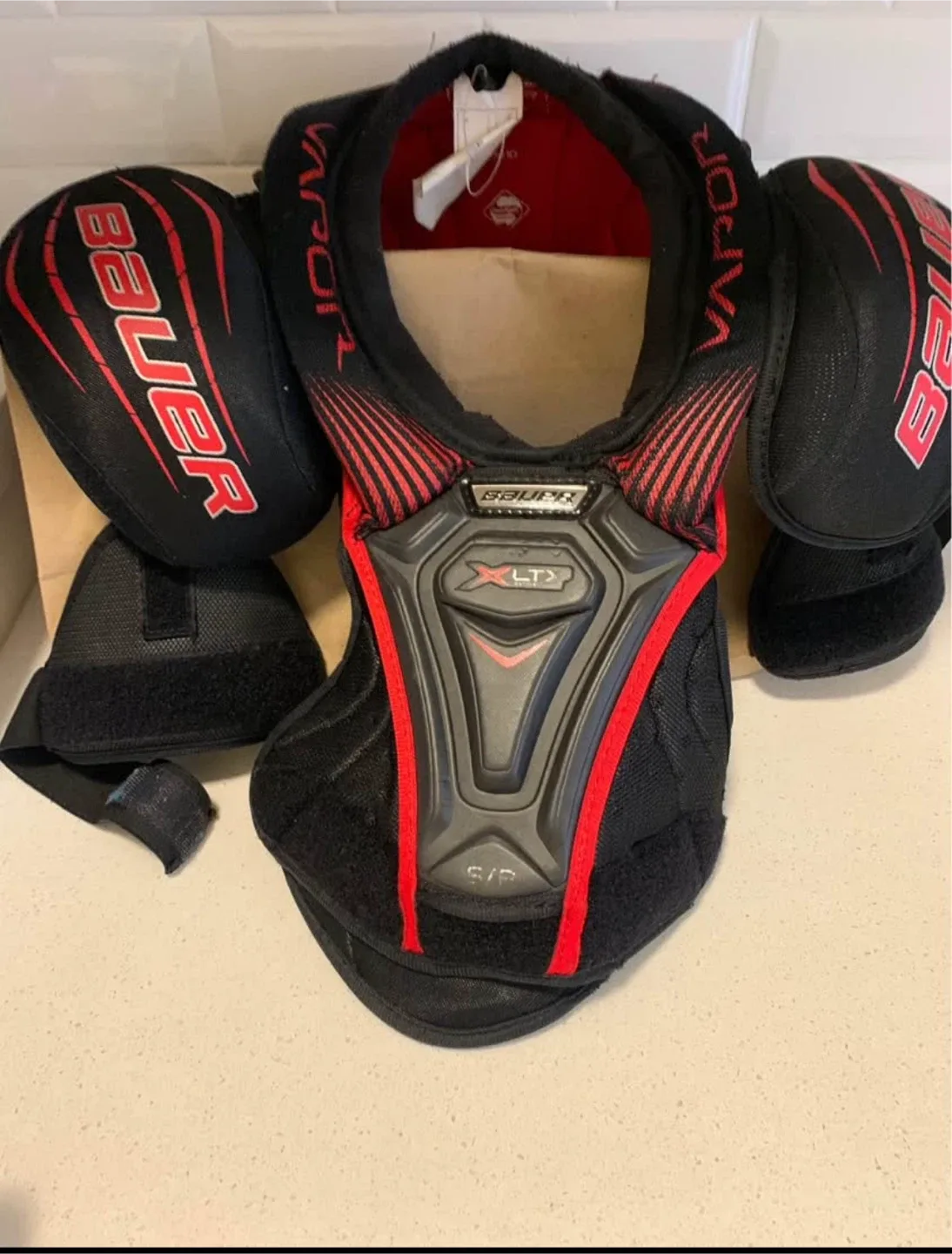 Youth Bauer Vapor XLTX Hockey Shoulder Pads - Size JR S/P