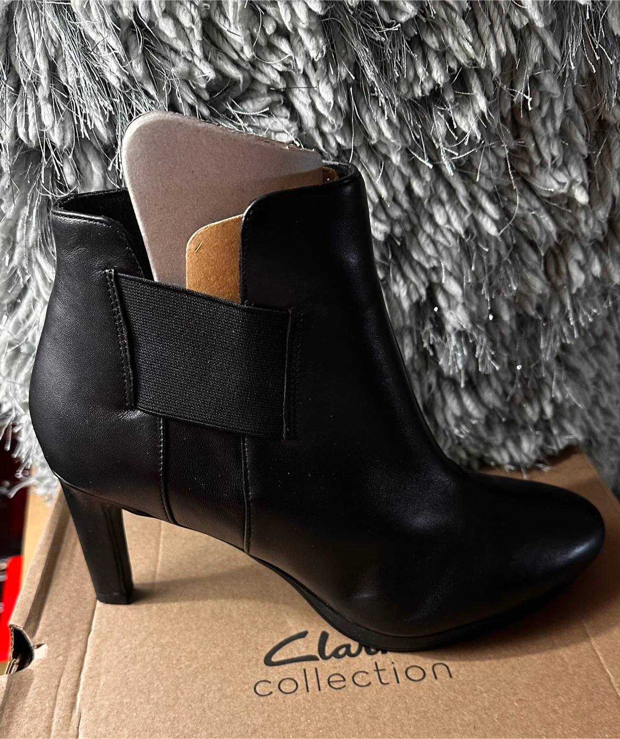 Clarks Collection Black Leather Ankle  size::10