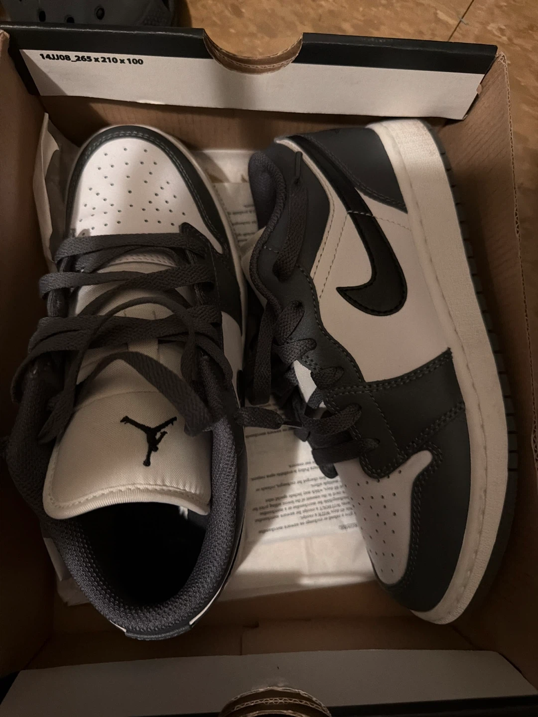 Nike Air Jordan 1 Low - Size 4.5Y - photo 2