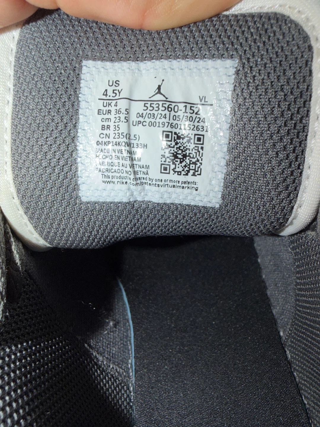 Nike Air Jordan 1 Low - Size 4.5Y - photo 3