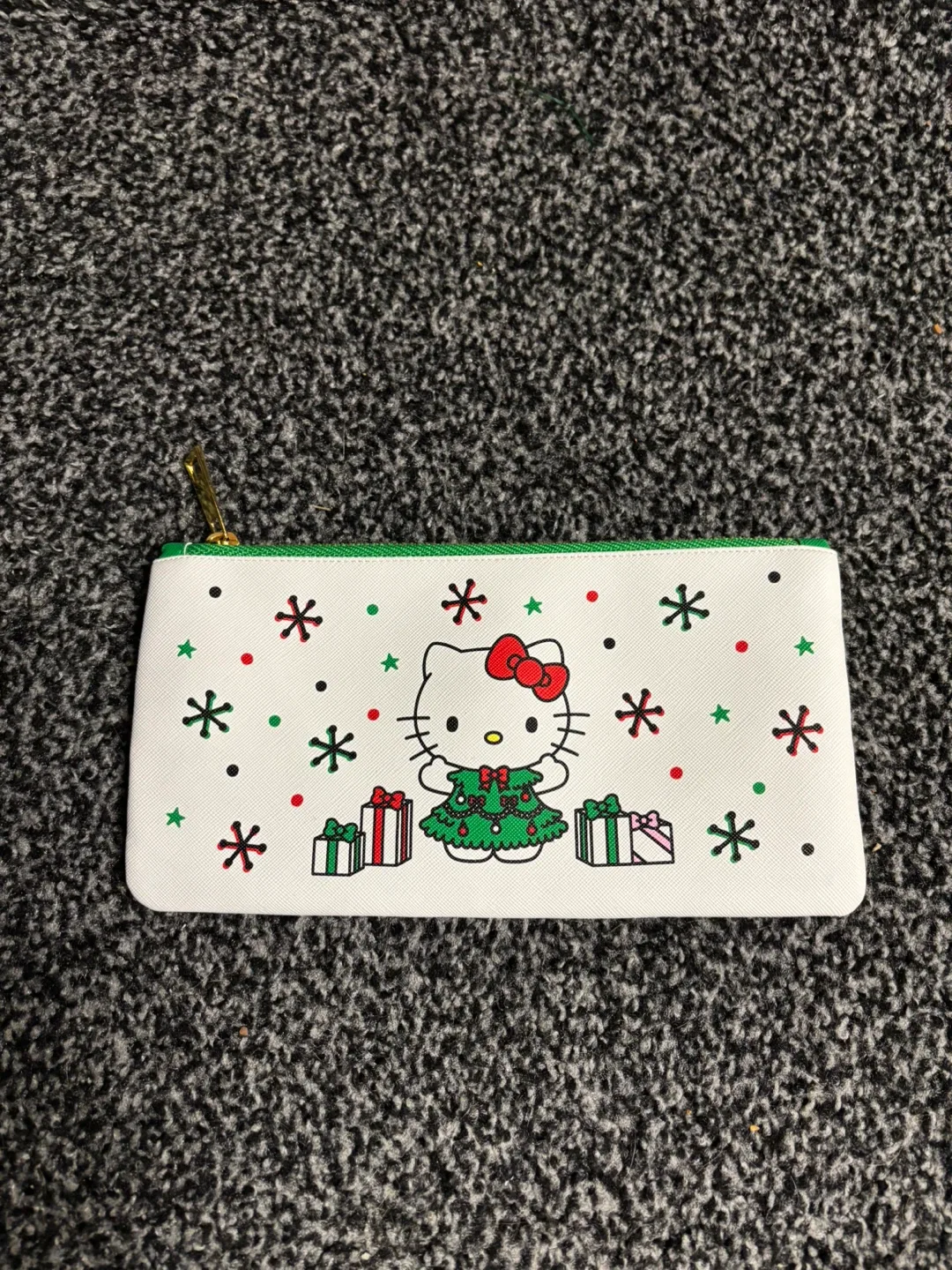 Hello Kitty Christmas Zip-Up Pouch
