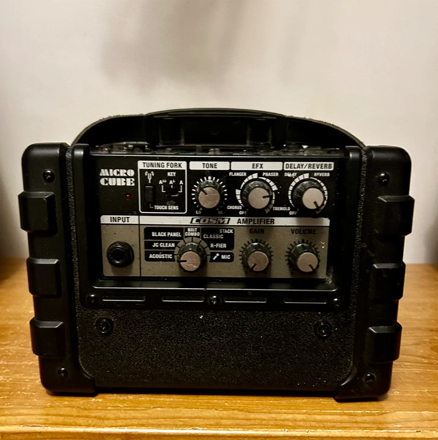 Roland Micro Cube Guitar Amplifier image indicator(3)