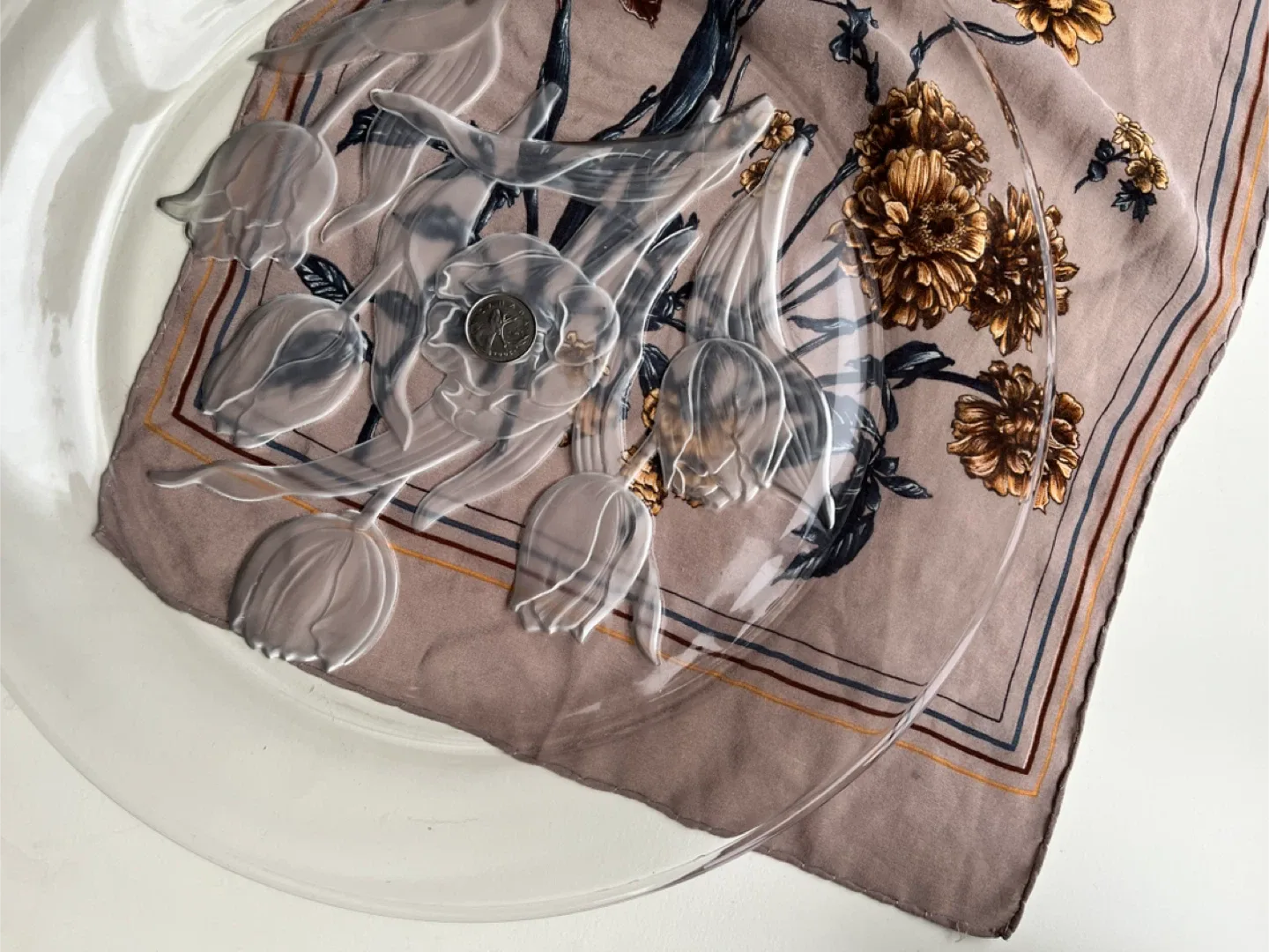 1980s Hoya Japan crystal plate by Takehiko Yamamoto. image indicator(5)