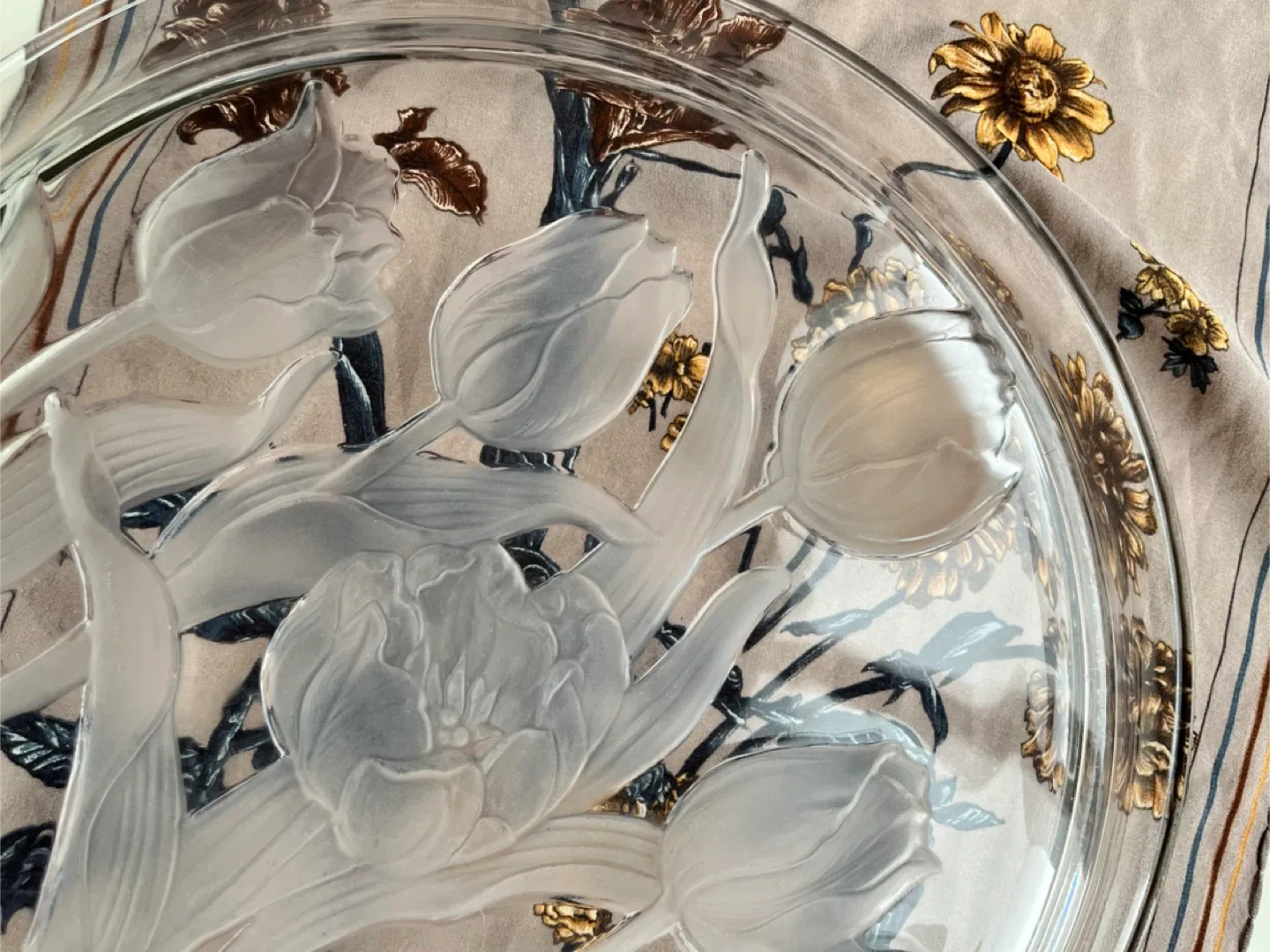 1980s Hoya Japan crystal plate by Takehiko Yamamoto. image indicator(4)