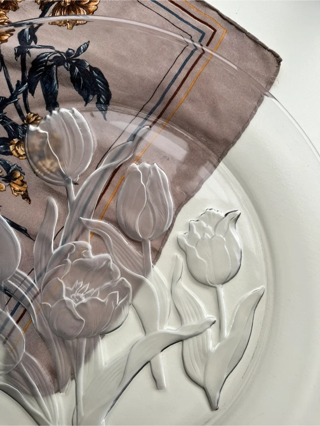 1980s Hoya Japan crystal plate by Takehiko Yamamoto. image indicator(3)