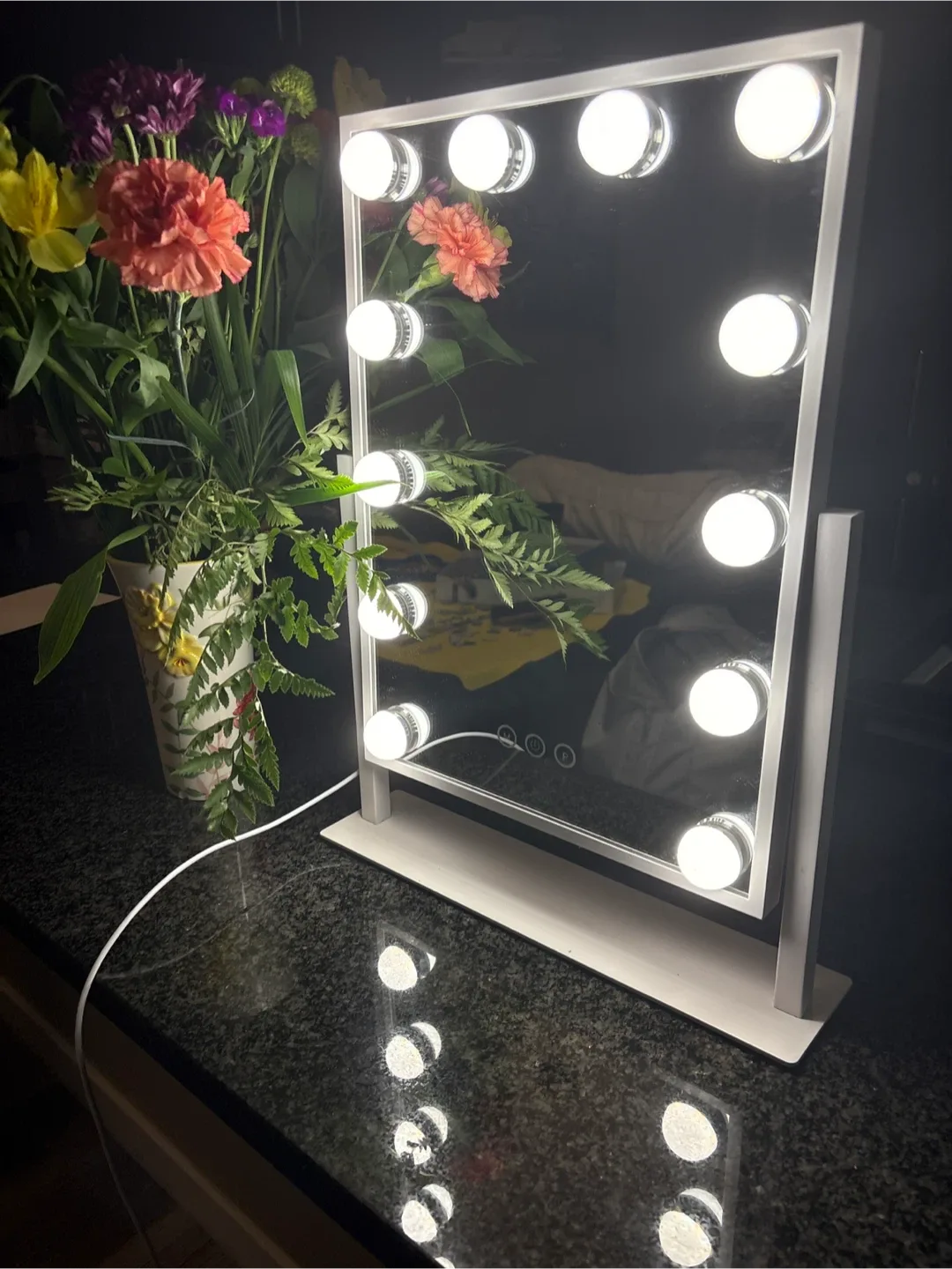 Vanity Mirror with Lights image indicator(4)