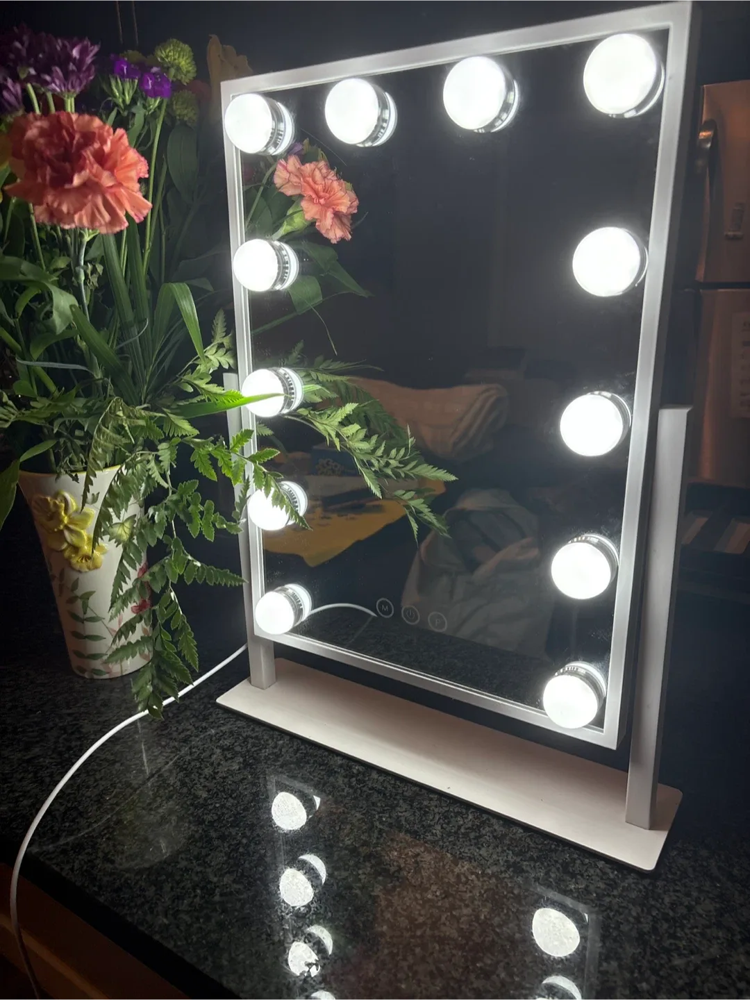 Vanity Mirror with Lights image indicator(2)
