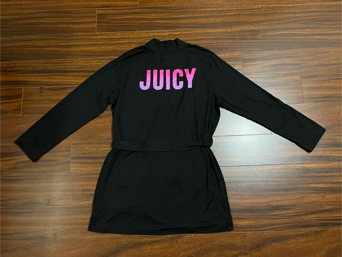 Juicy Couture women’s large jersey wrap robe black, pink logo image indicator(10)