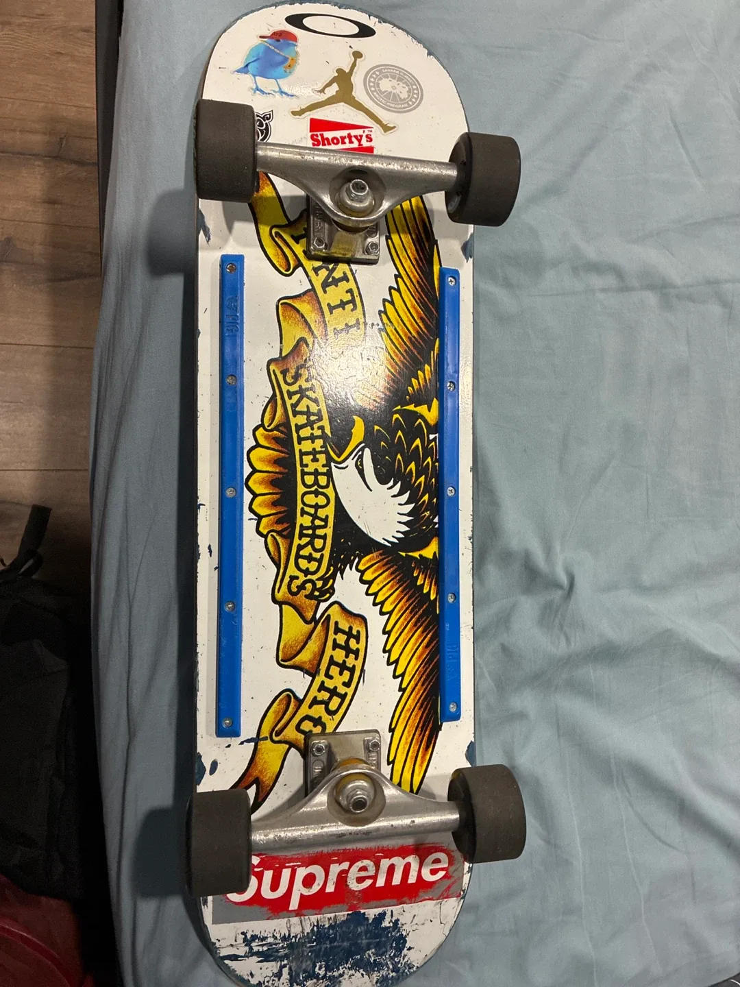 #Cleanout White antihero Skateboard w/ 159 mm independent Trucks