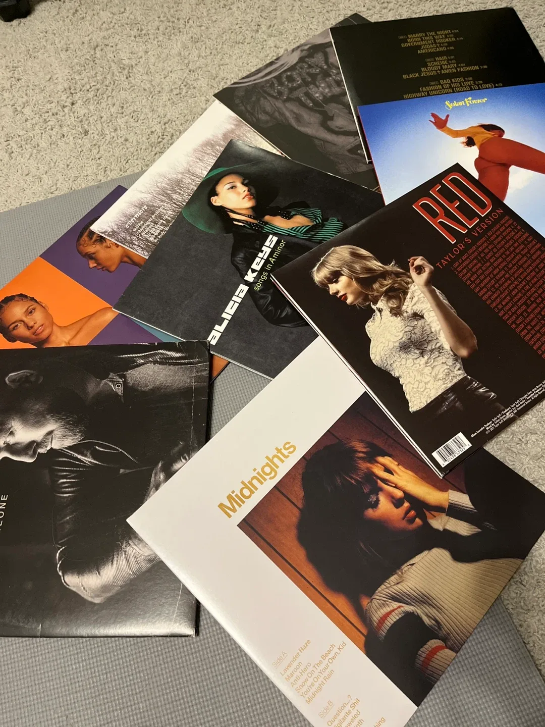 Vinyl Records: Taylor Swift, Alicia Keys, and More!