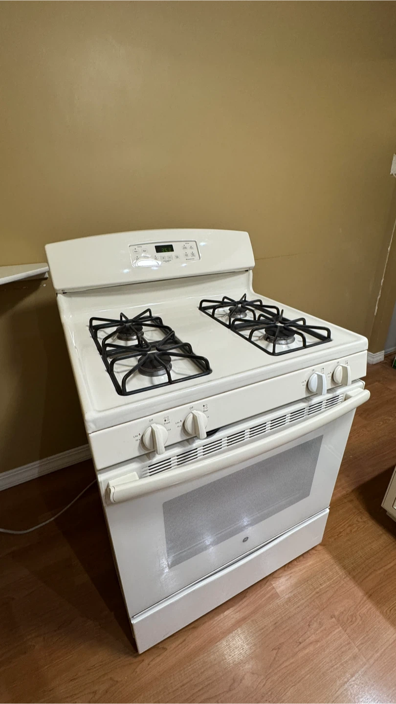 GE 30 inch Gas Range (4.8 cu. ft) - White #cleanout - photo 5