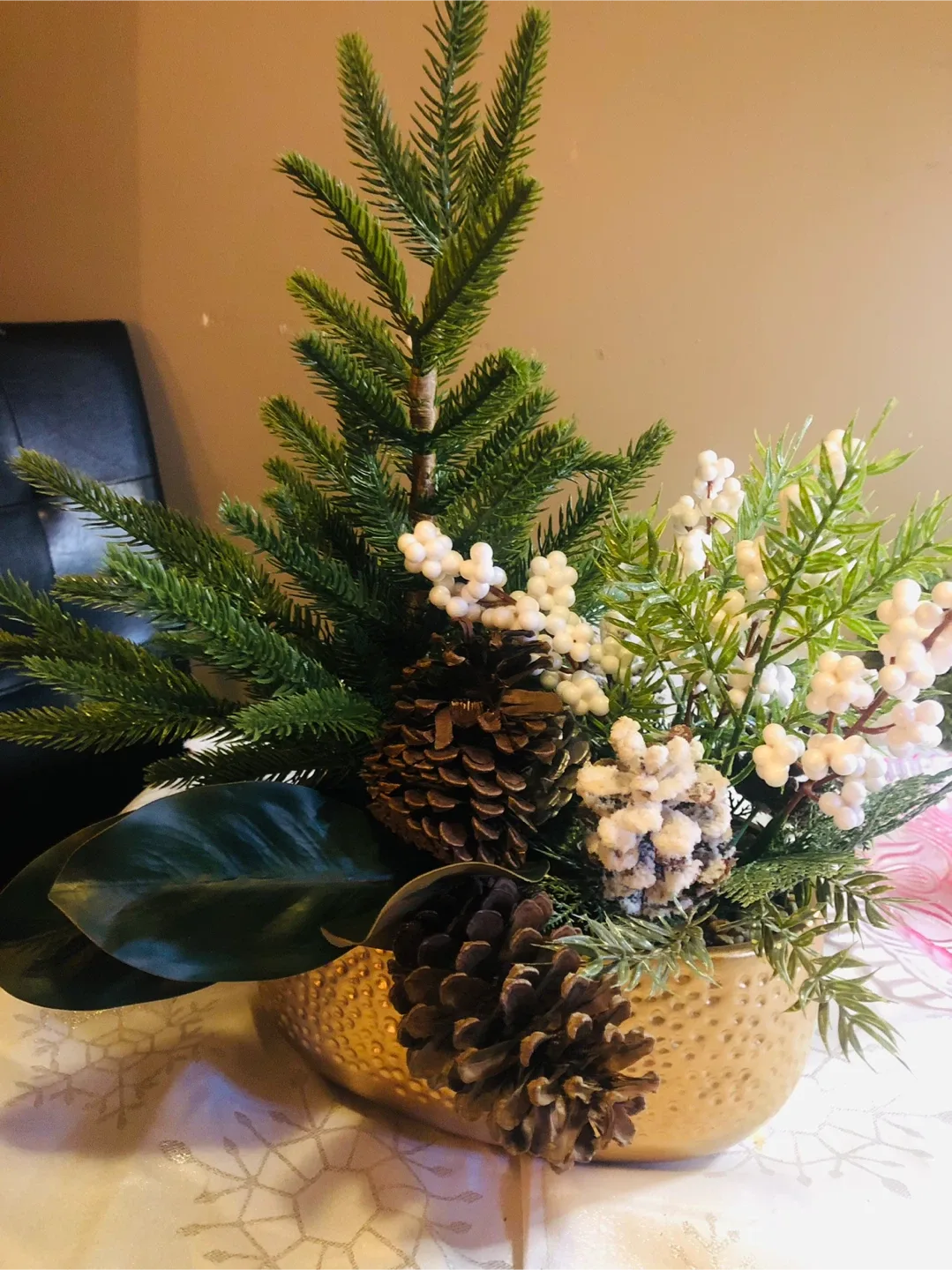 Christmas Floral Arrangement in Gold Pot #Cleanout