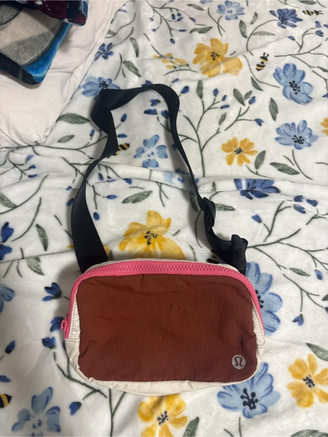 Lululemon Everywhere Belt Bag