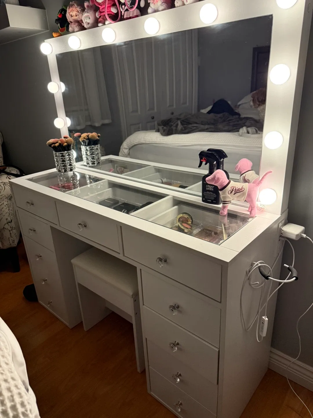Vanity Makeup Table with Lighted Mirror