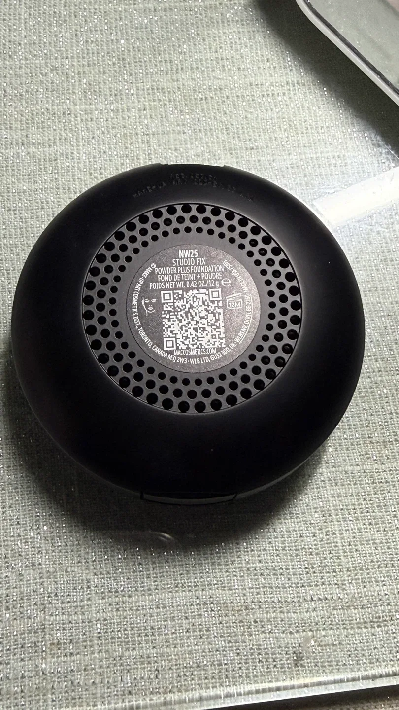 MAC Studio Fix Powder Plus Foundation NW25 image indicator(3)
