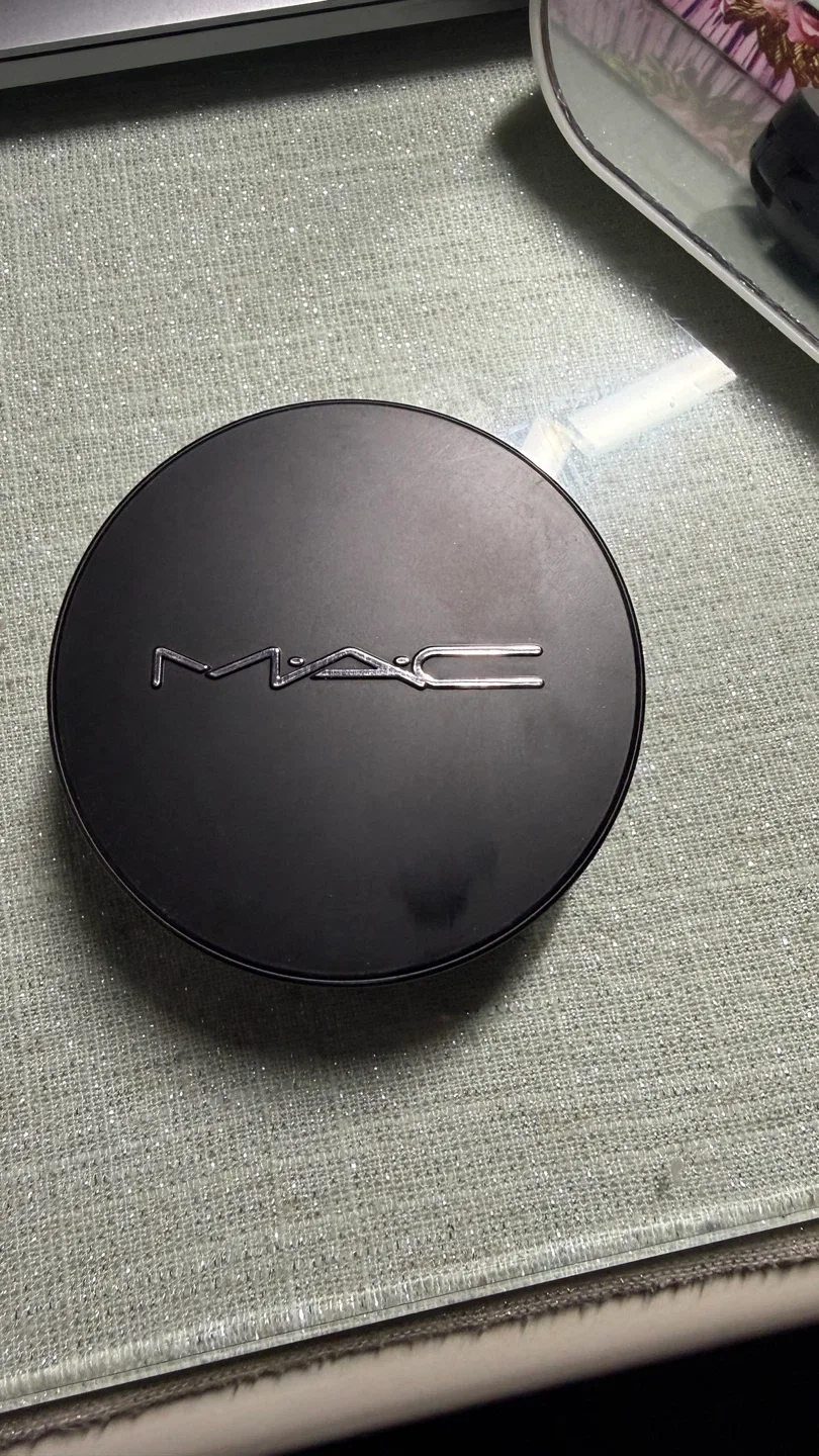 MAC Studio Fix Powder Plus Foundation NW25