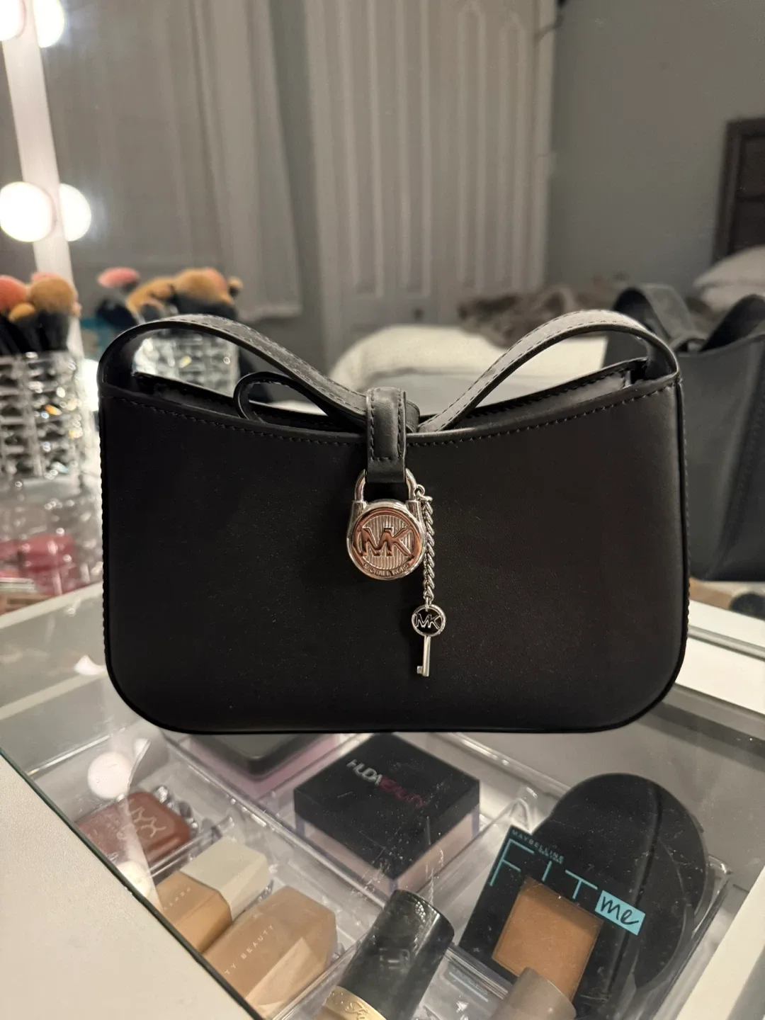 Micheal Kors small shoulder/hangbag
