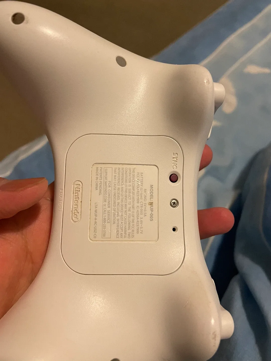 Nintendo Wii U White Controller image indicator(2)