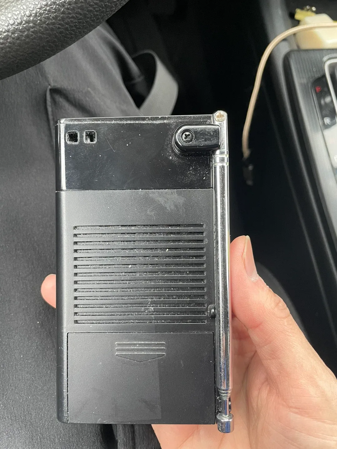 Sony AM/FM Pocket Radio image indicator(2)