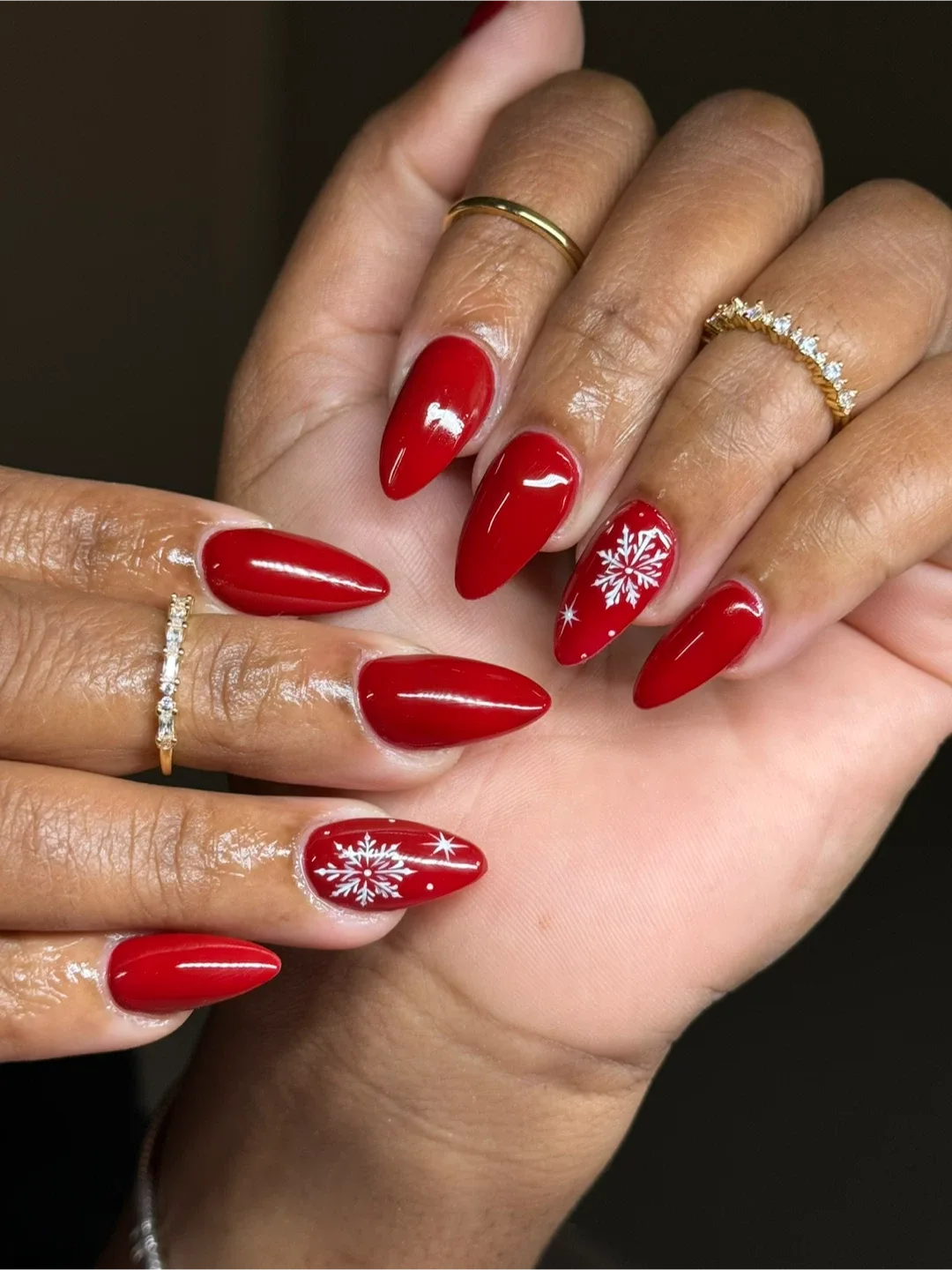 Snowflake nails