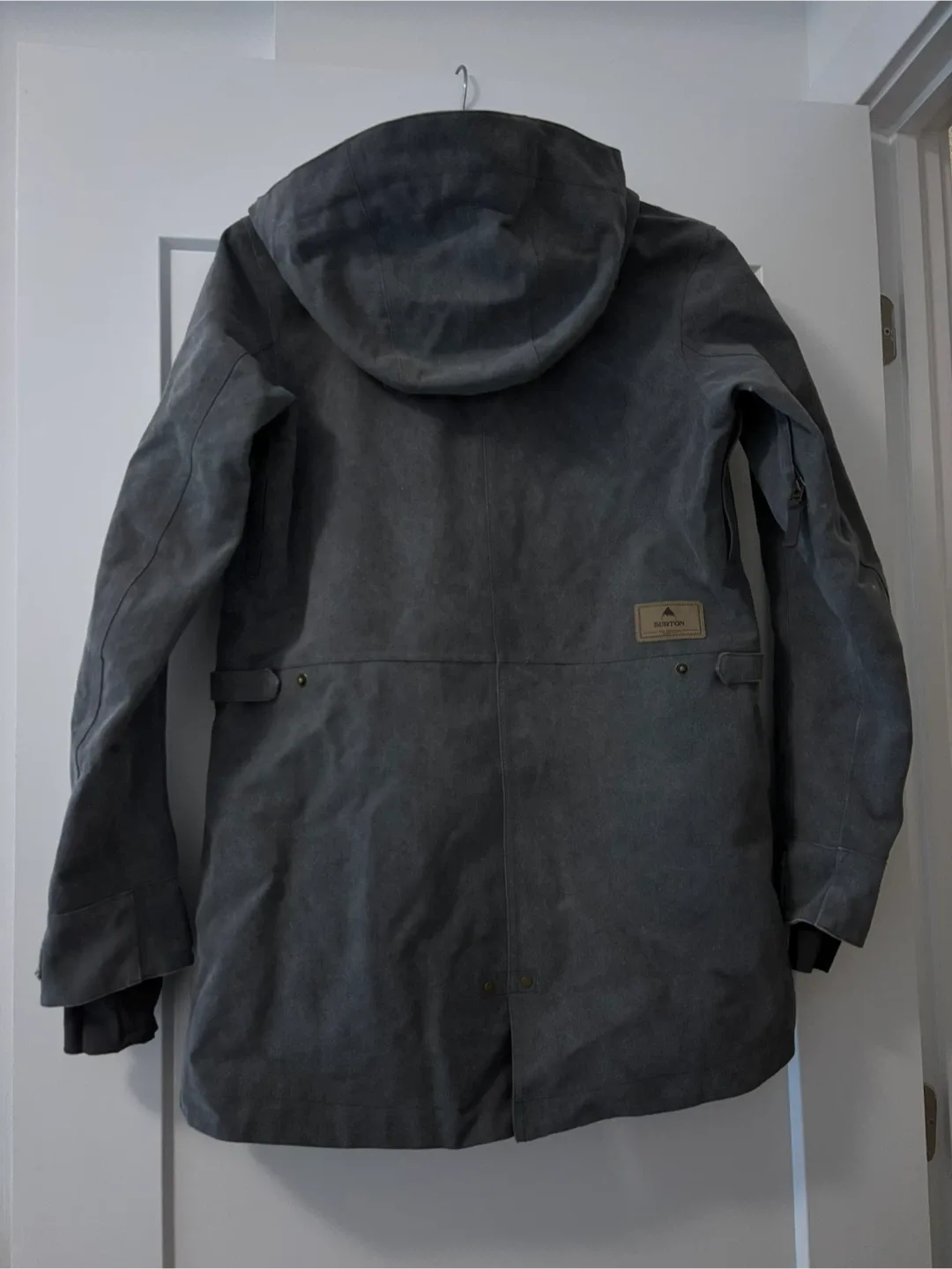 Women’s Burton Gore-Tex Snowboard Jacket (Size S) image indicator(3)