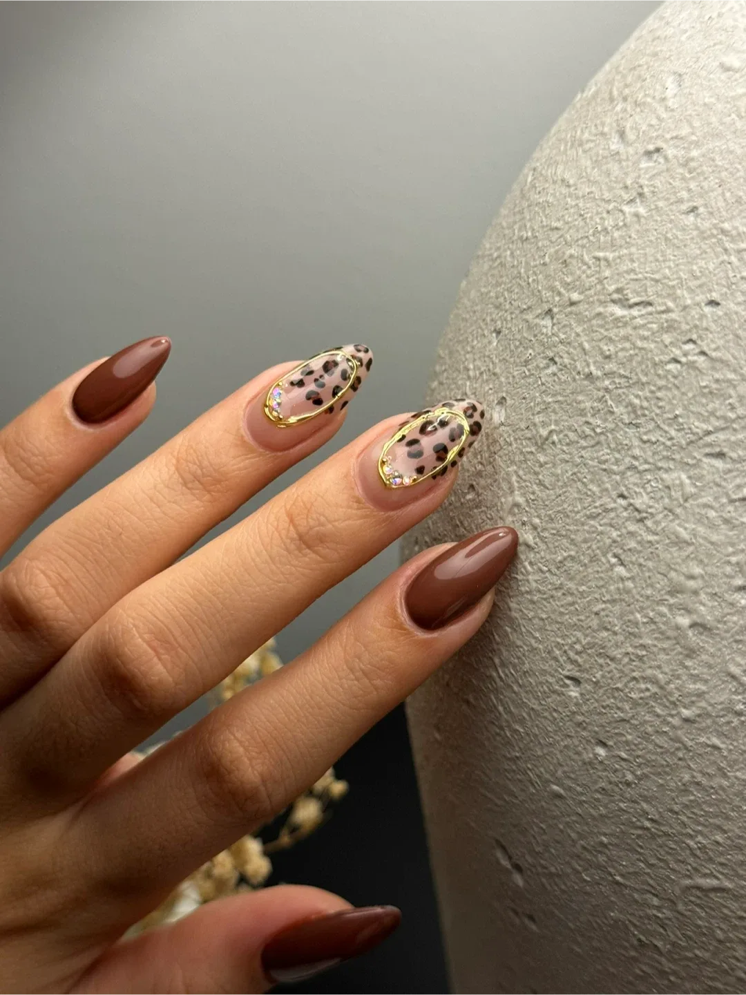 Nails in oshawa image indicator(2)