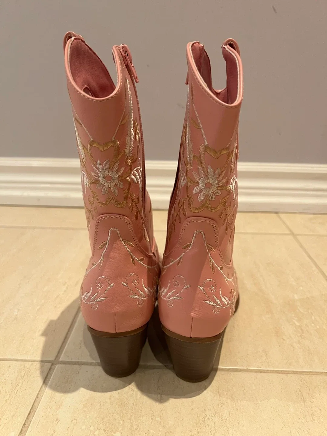 Pink Embroidered Cowboy Boots image indicator(5)