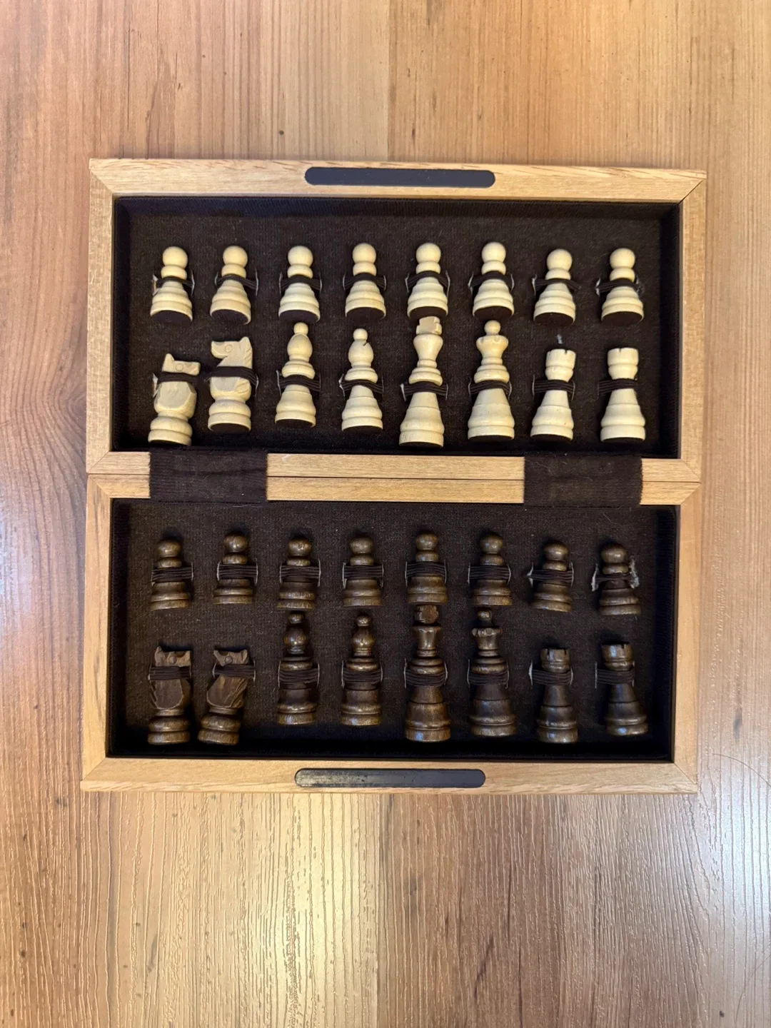 Wooden Chess Set image indicator(7)