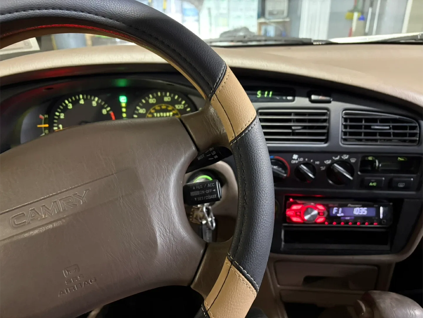 Toyota Camry Sedan 1996 image indicator(3)