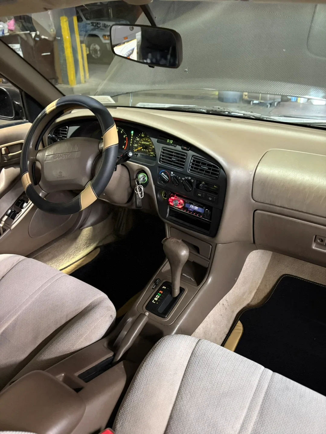 Toyota Camry Sedan 1996 image indicator(10)